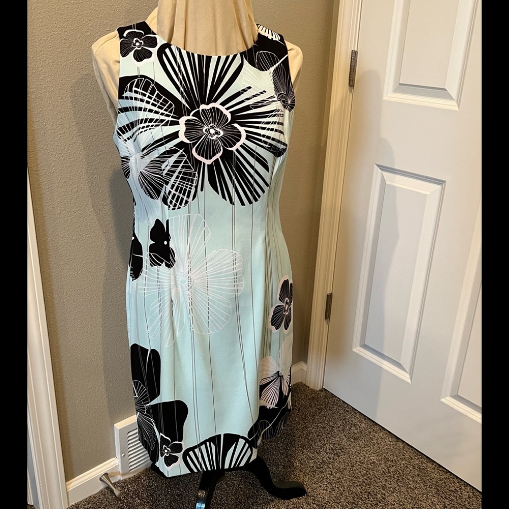 Connected Dress Size 10P Floral print